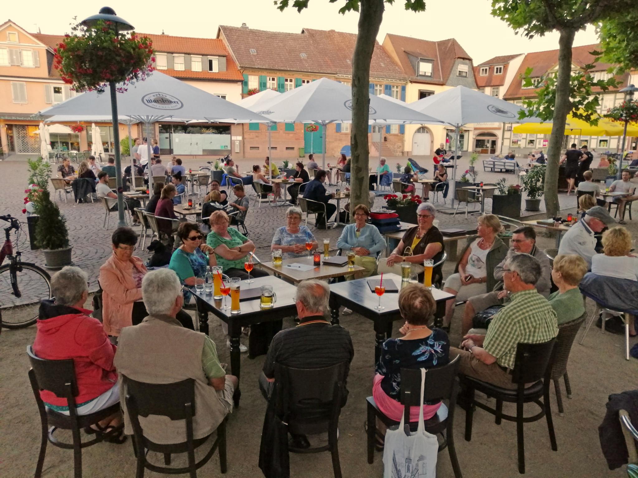 Ausklang des Probenabends am Markt