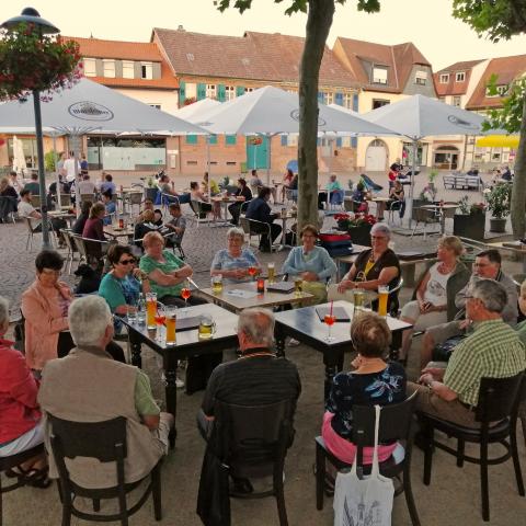 Ausklang des Probenabends am Markt