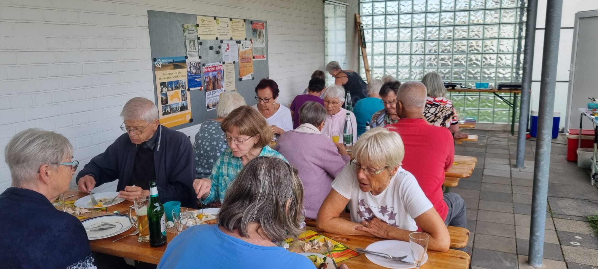 Grillen an der Kirche 06