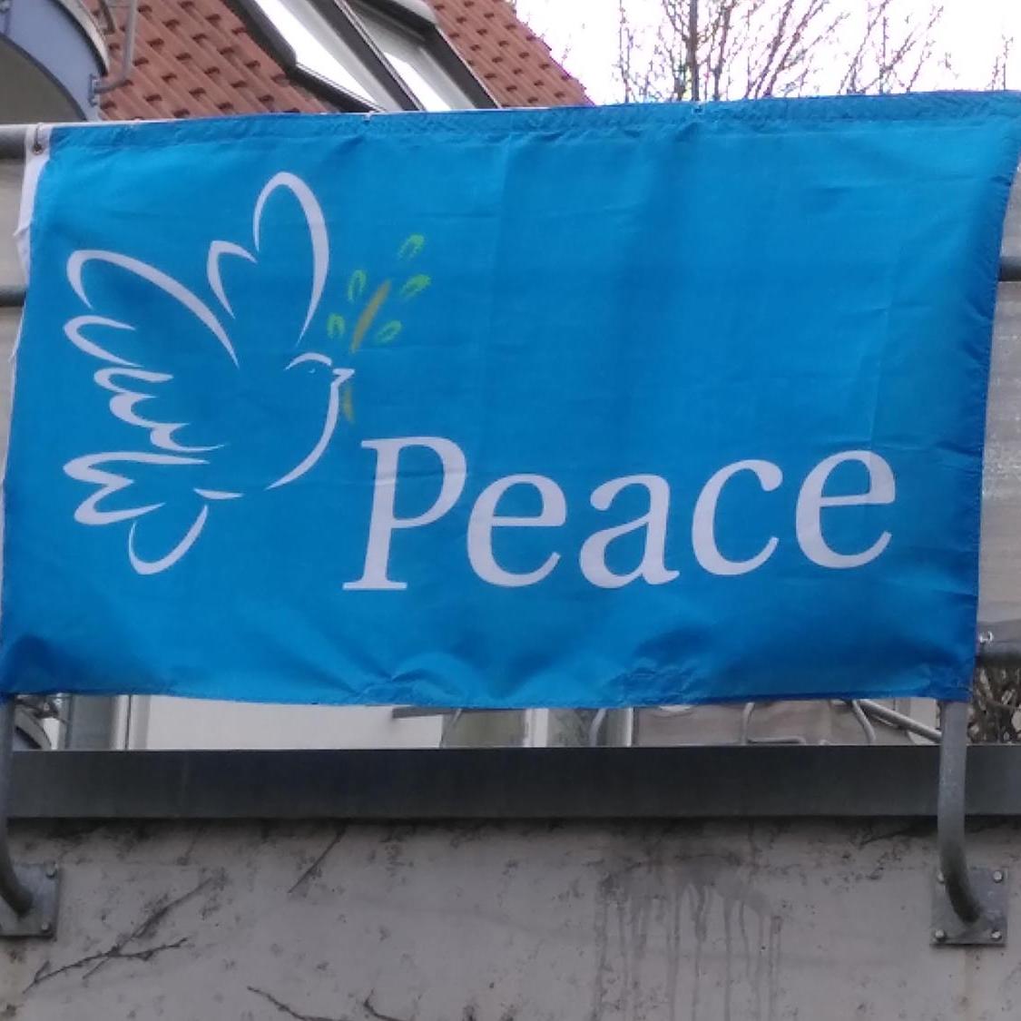 blaue-peace-fahne_by_Svenja_Gruss_pfarrbriefservice
