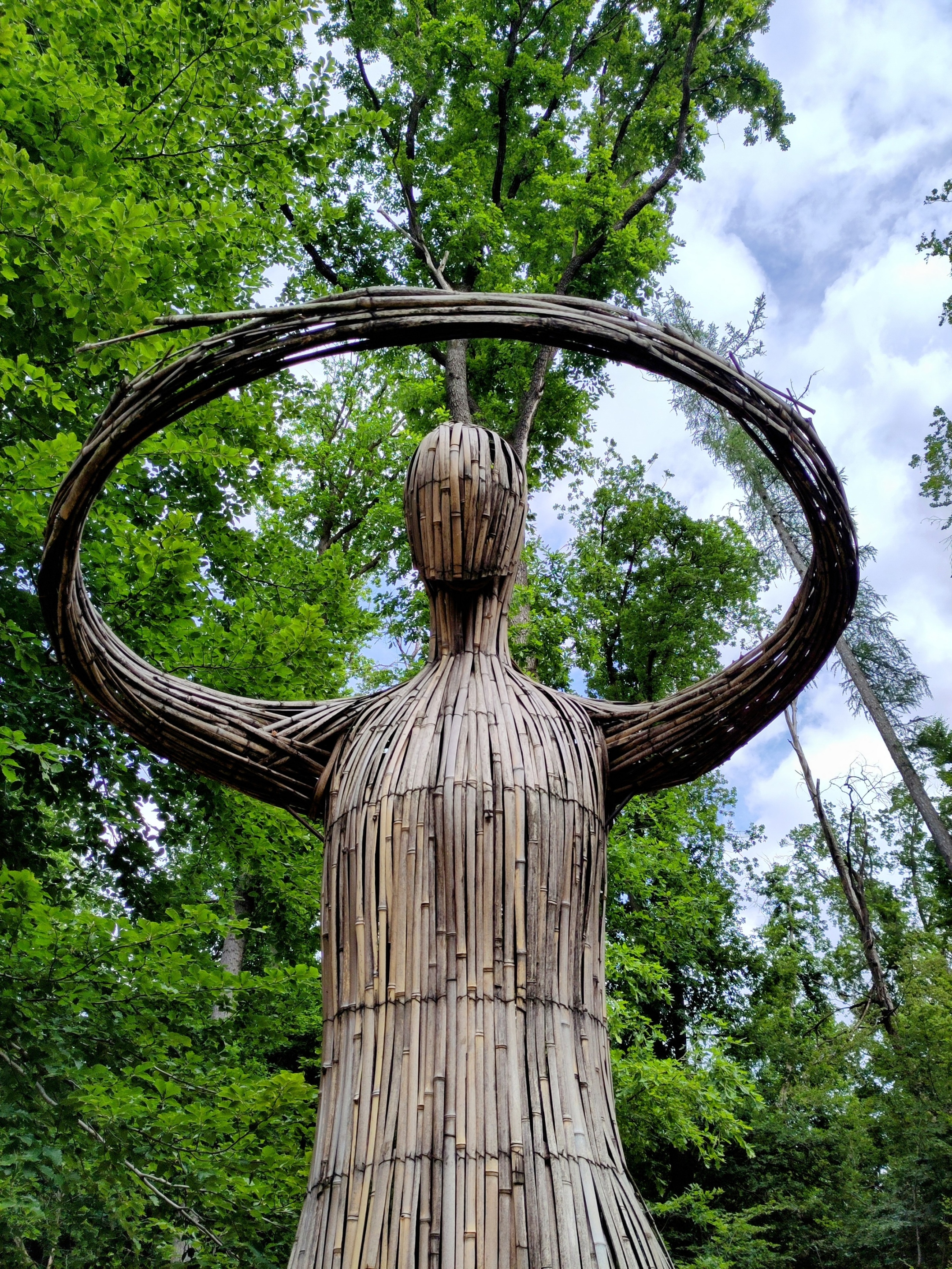 Waldkunstpfad Ri Eung Woe 2022 „The lost tree“