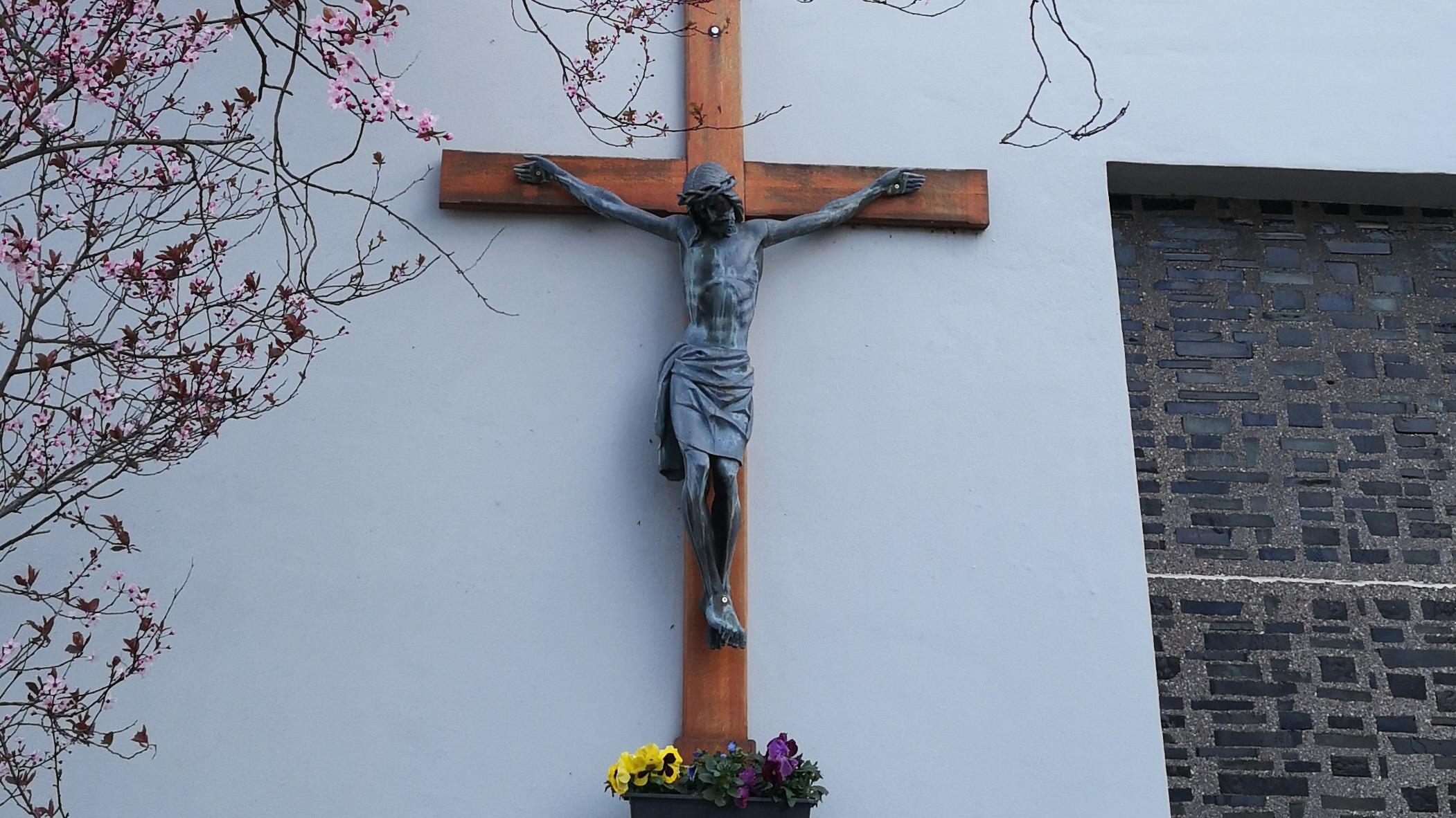 Außenkreuz St. Johannes der Täufer