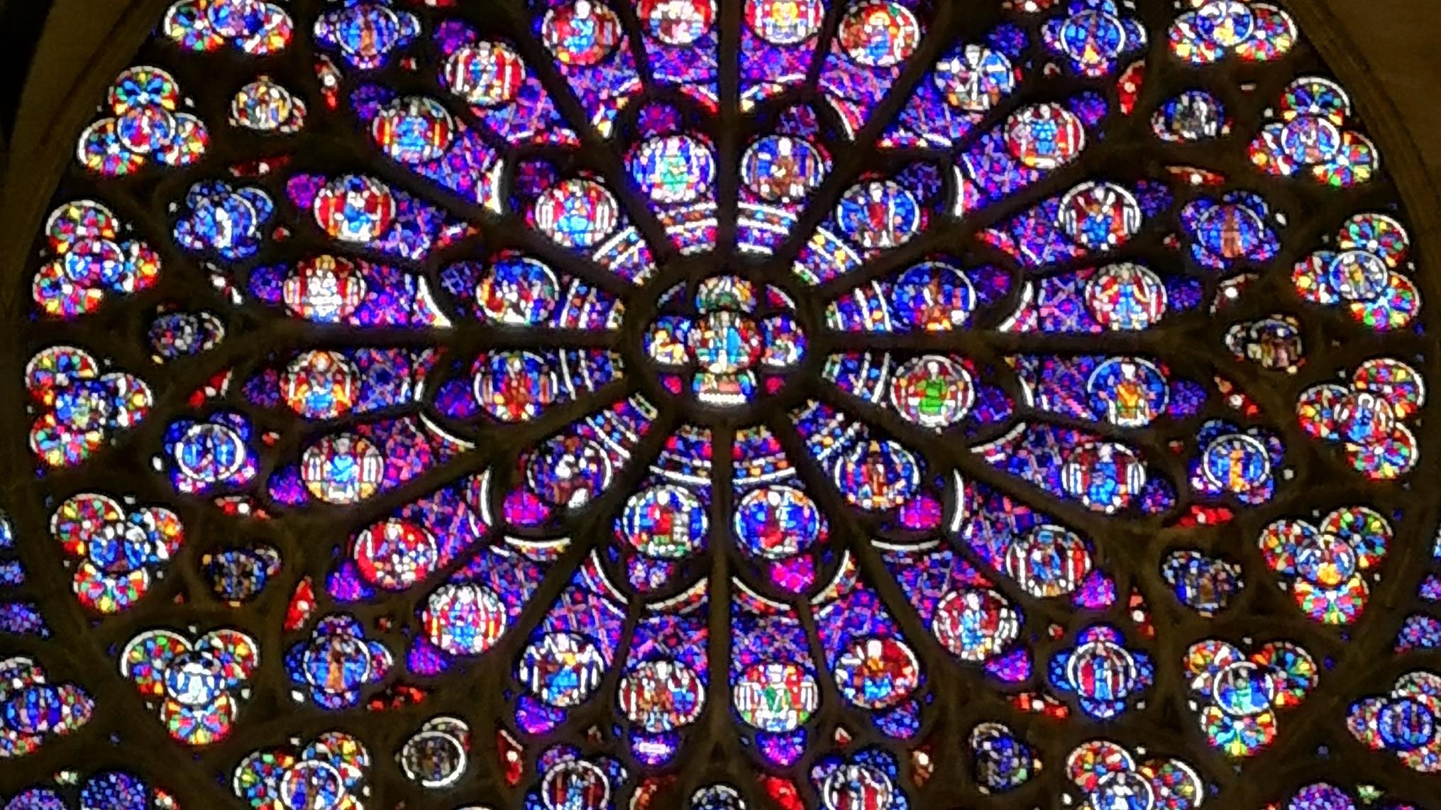 Rosette in der Kirche Notre Dame in Paris