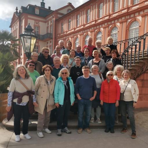 Das Bild zeigt den Kirchenchor St. Stephan in Wiesbaden