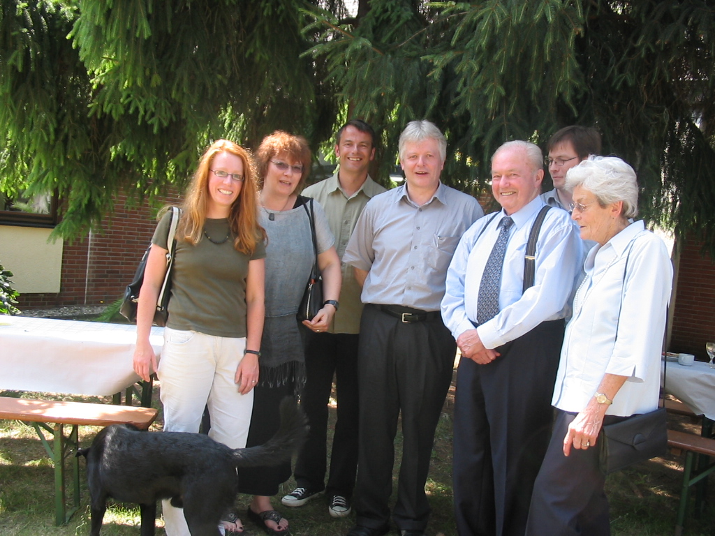 25-jähriges Priesterjubiläum im Mai 2006 - mit seinen Eltern und Geschwistern und Nichte