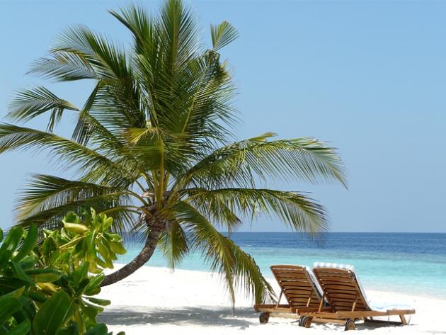 urlaub_strand_liegestühle