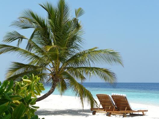 urlaub_strand_liegestühle