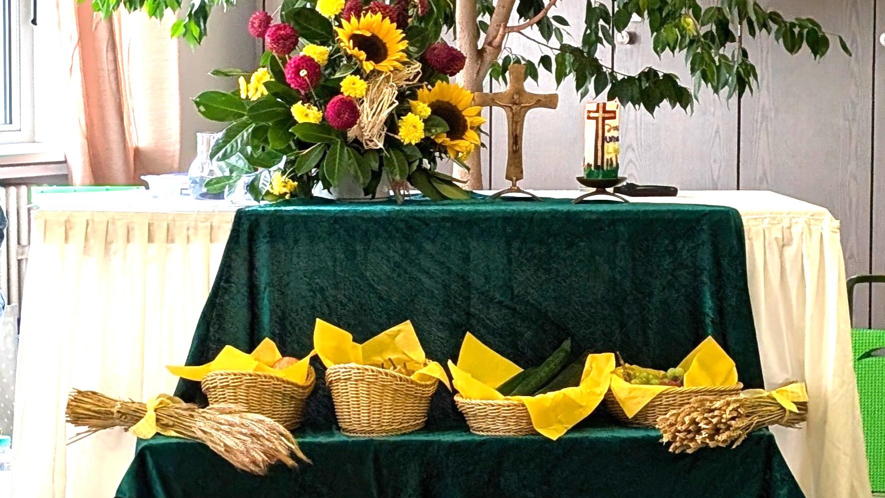 Weiterstadt: Kindergottesdienst an Erntedank 2025 - Altar