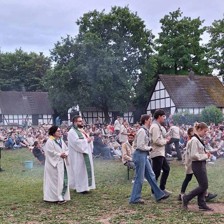Diözesanlager_2025 Gottesdienst mit Pfarrer Daniel Kretsch
