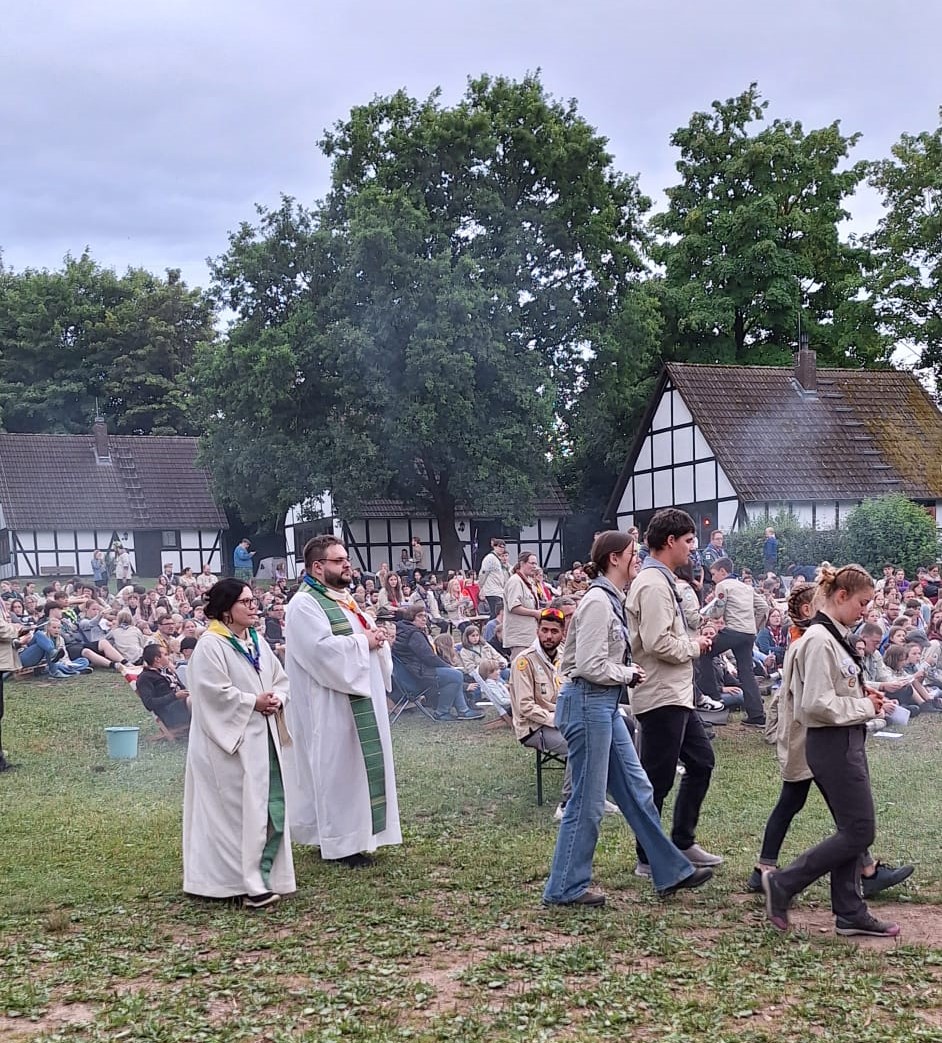 Diözesanlager_2025 Gottesdienst mit Pfarrer Daniel Kretsch