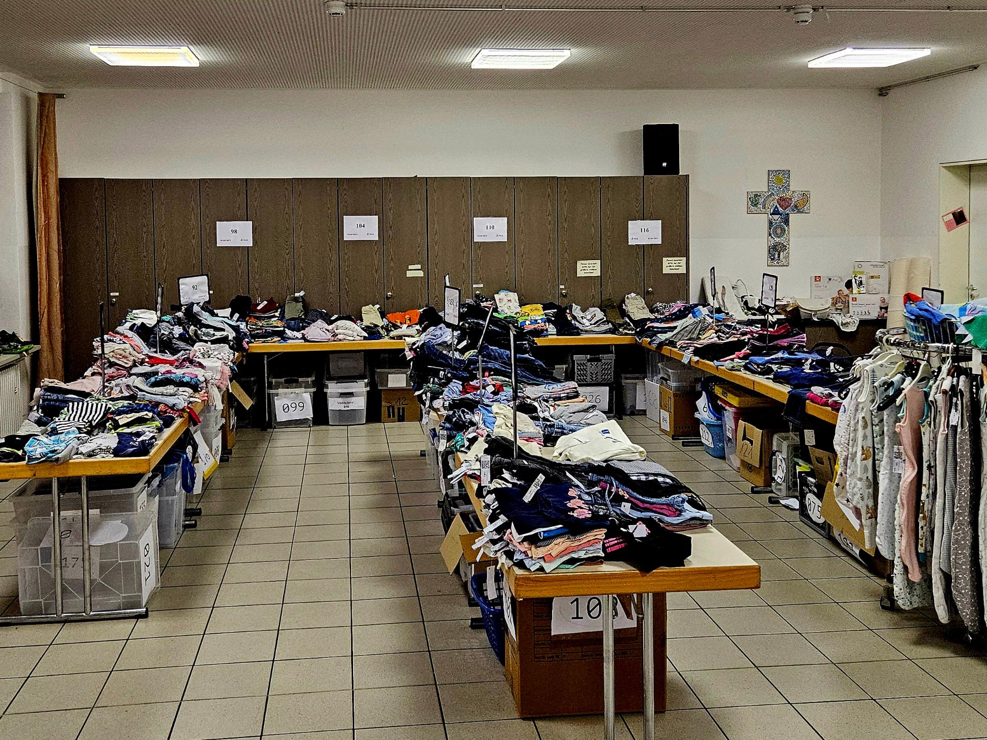 Kindergartenbasar Frühjahr 2025 EG Kleidung