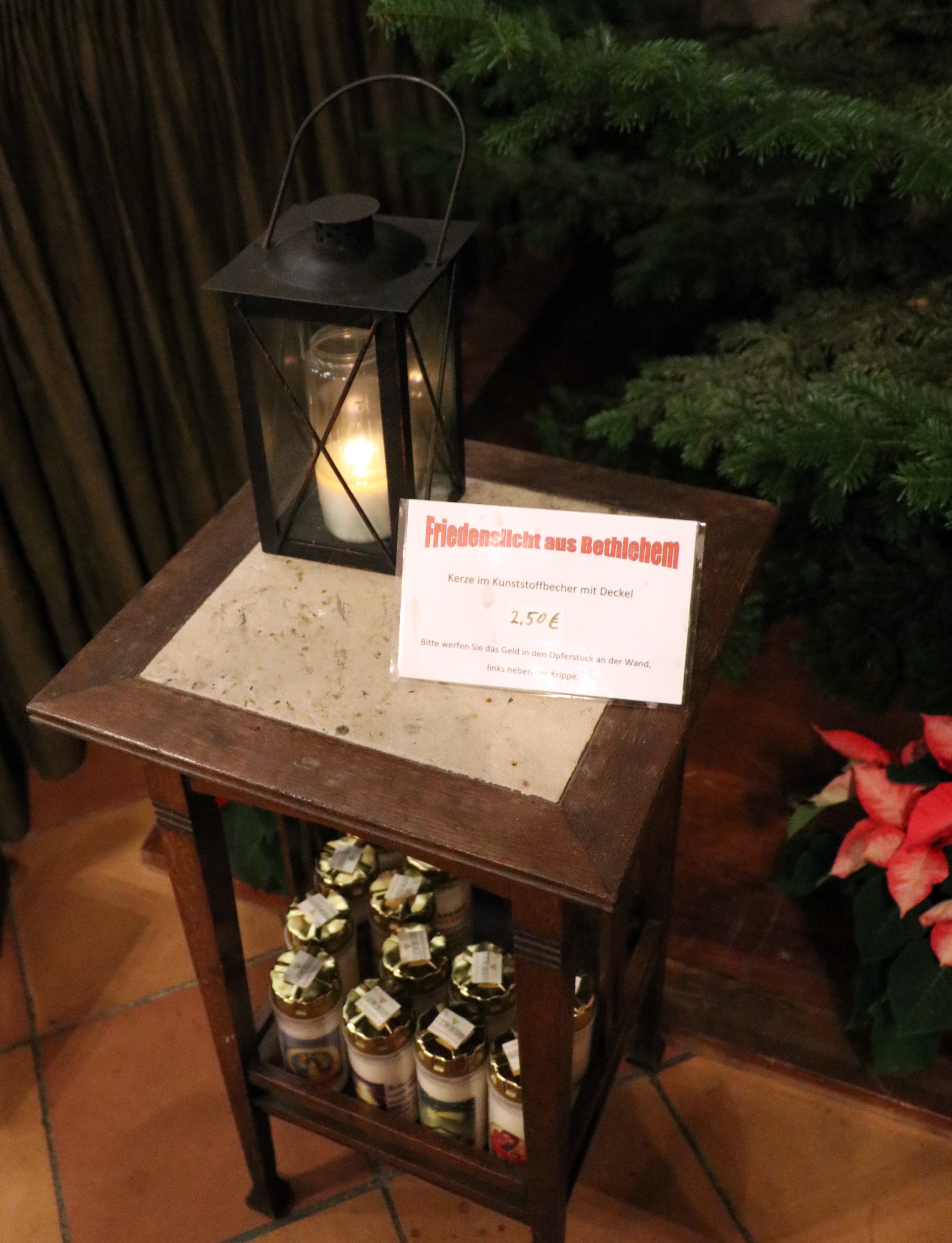 Das Friedenslicht in der Kirche St. Josef