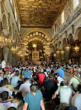 gemeinsamer Gottesdienst zu Beginn