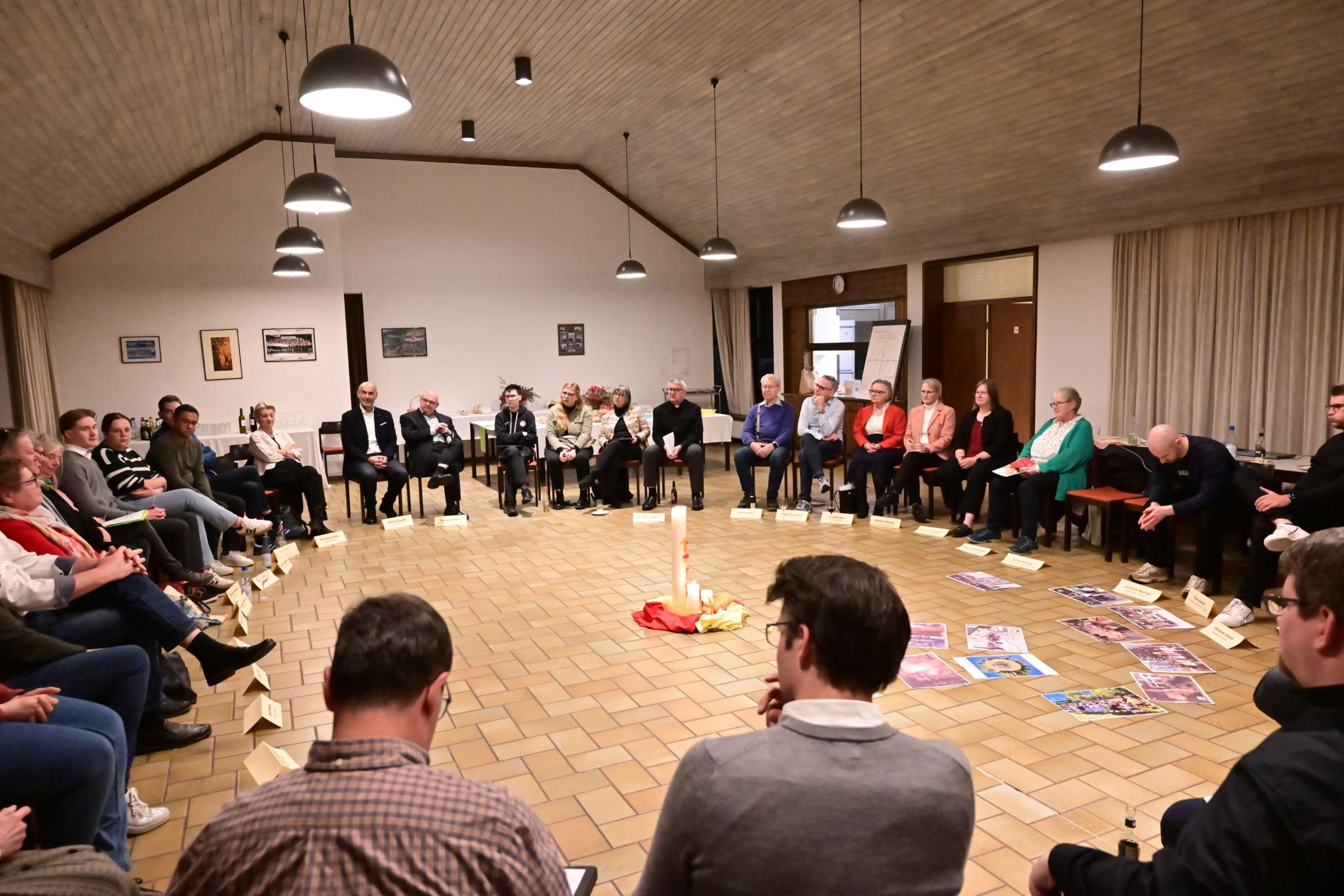 Mit dem Bischof ins Gespräch kommen: Die Pastoralraumkonferenz mit Peter Kohlgraf