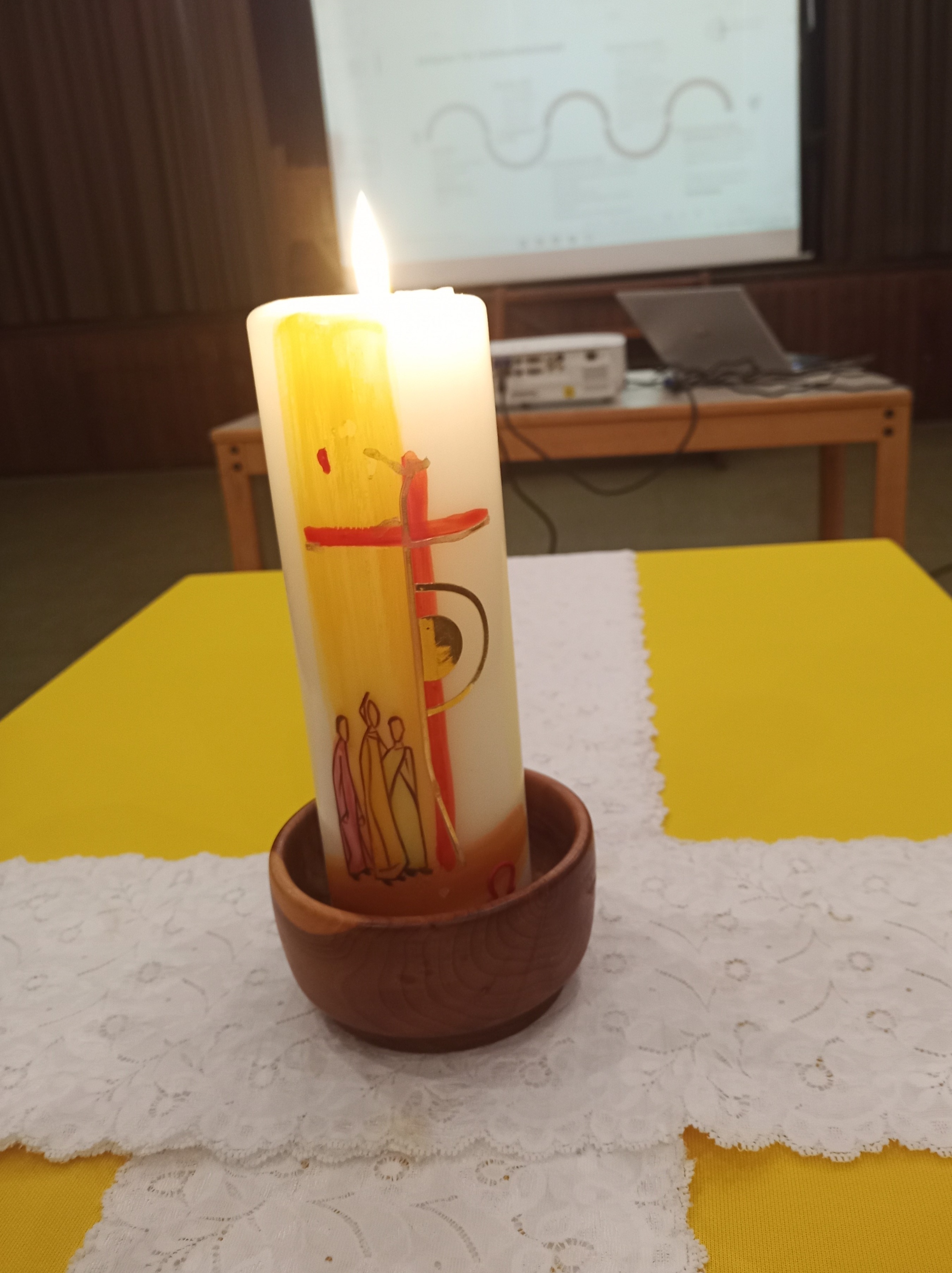 Eine der Kerzen des Pastoralraums Gießen-Süd (Symbolbild)