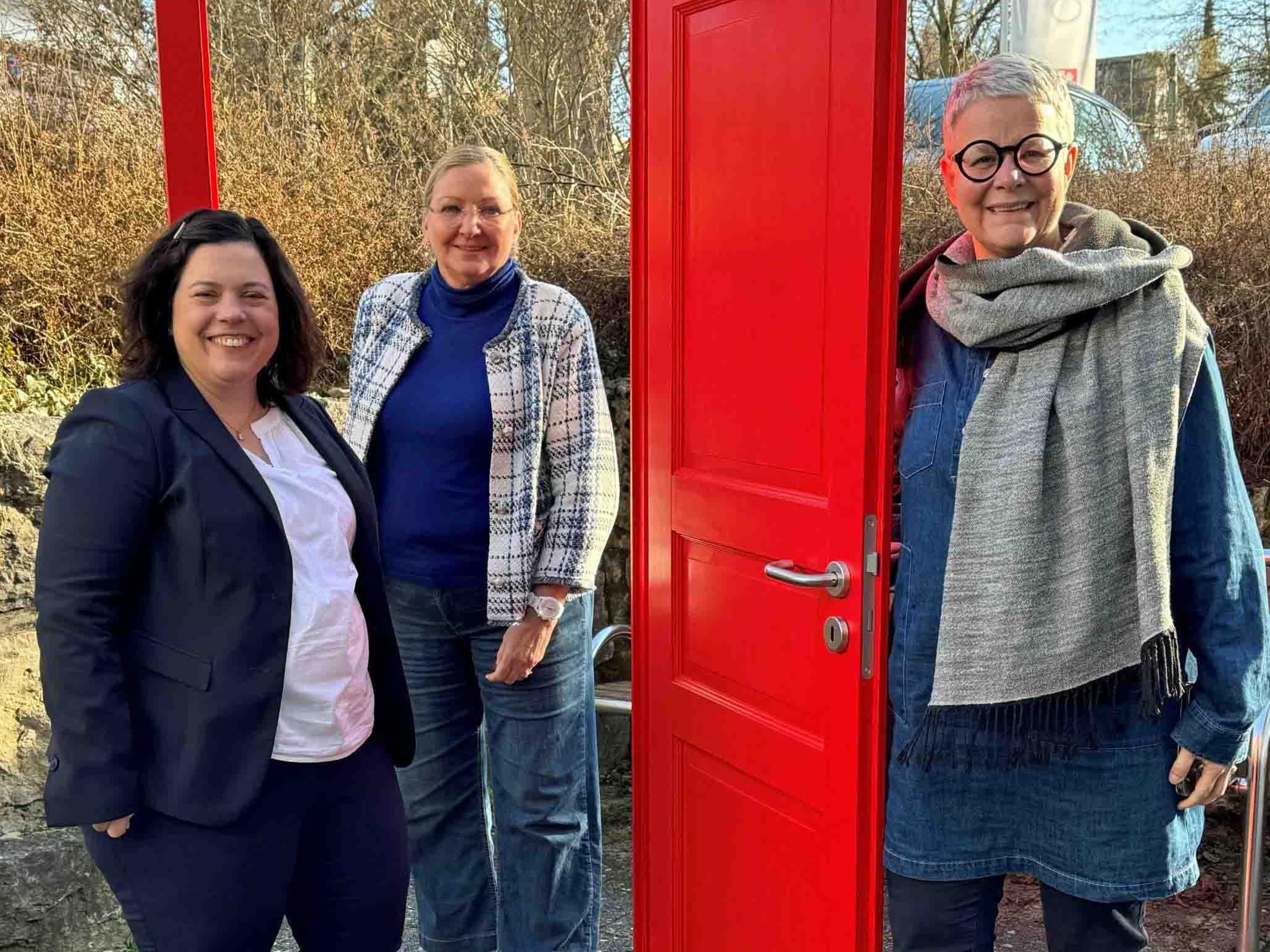 Foto: v.r. Die Vorständinnen des Caritasverbands für die Diözese Mainz e.V. Nicola Adick und Regina Freisberg und Stephanie Rieth, Bevollmächtigte des Generalvikars im Bistum Mainz