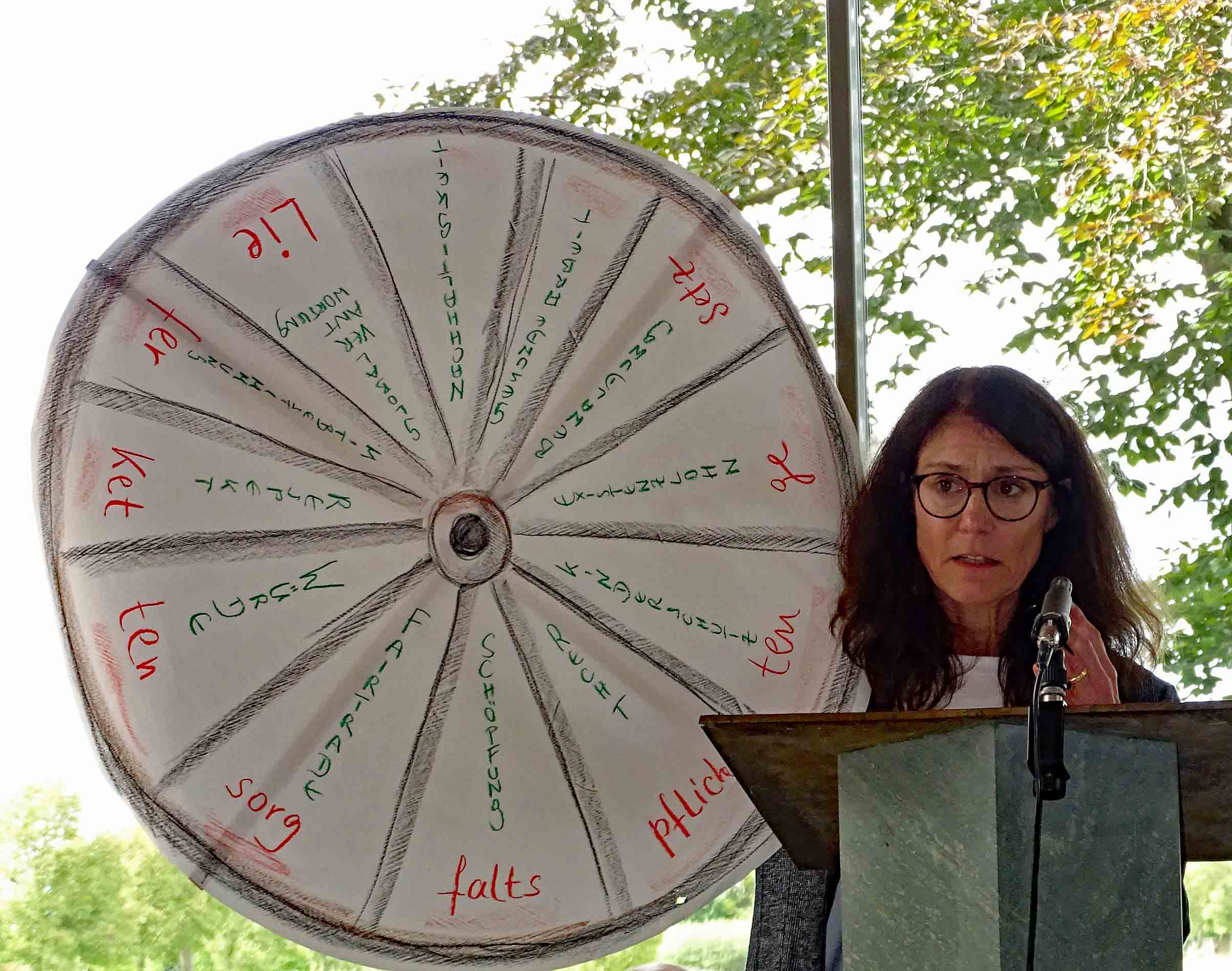 Maria Einsiedel, 13. September 2025: Ingrid Reidt (Betriebsseelsorge Südhessen) stellt die Initiative zum Lieferkettengesetz vor.