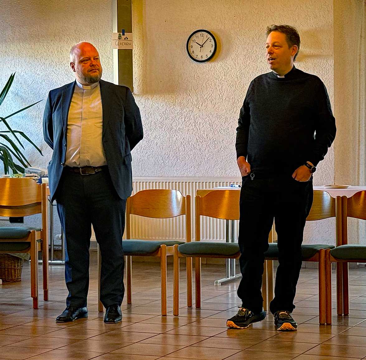 Generalvikar Lang (links) und Pfarrer Omphalius.