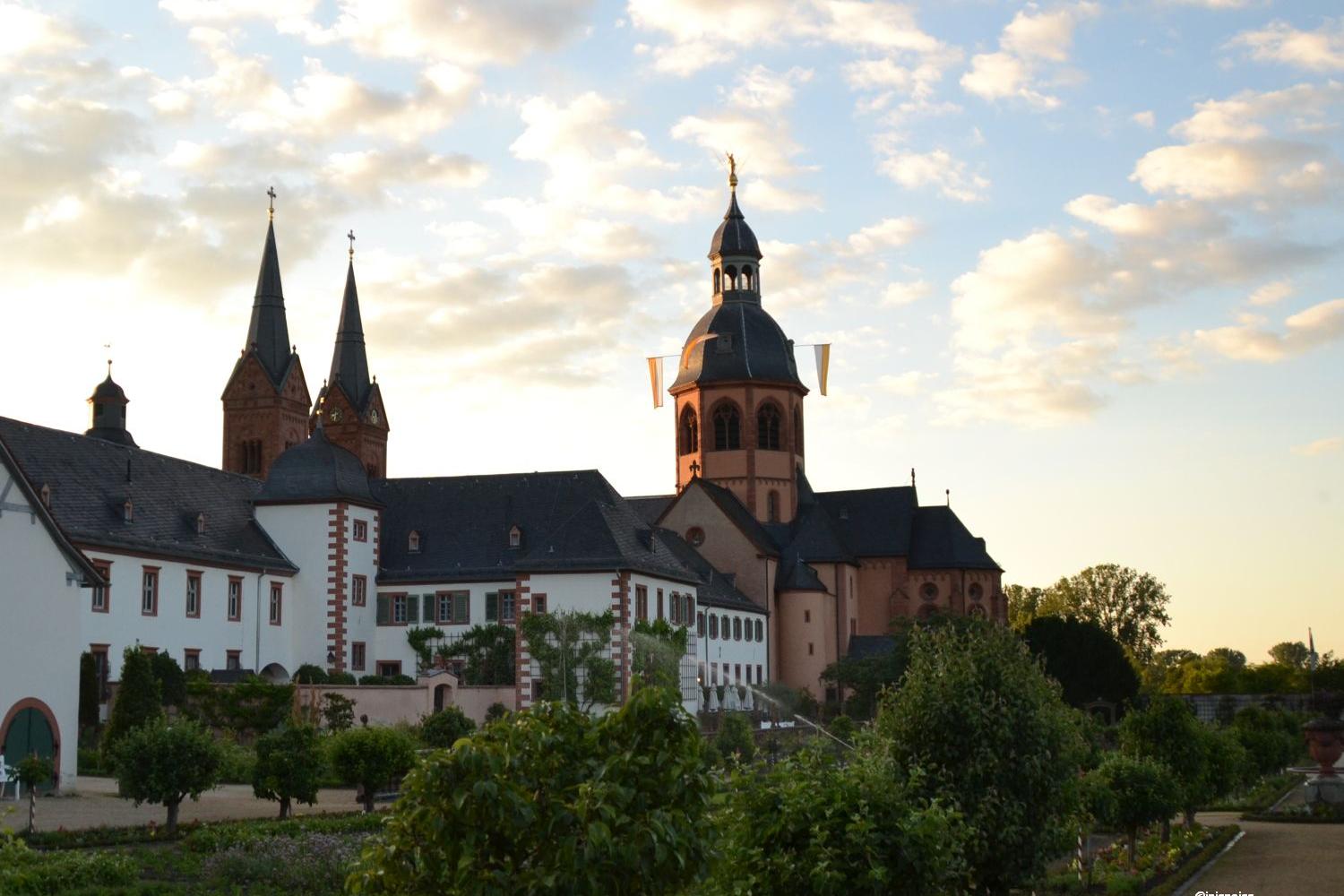 St. Marcellinus und Petrus, Seligenstadt