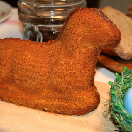 Osterfrühstück (c) Bernhard Riedl In: Pfarrbriefservice.de Osterfrühstück