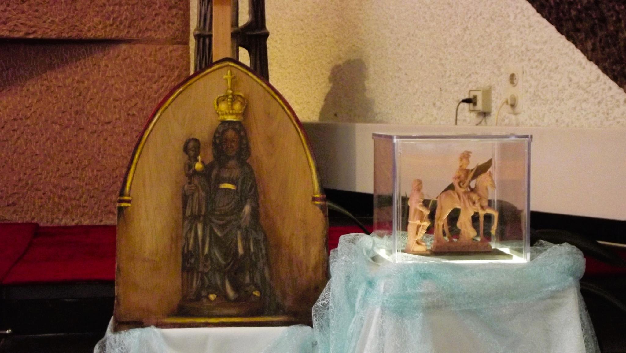 Bild und Figur von Maria und Martin in Fränkisch-Crumbach