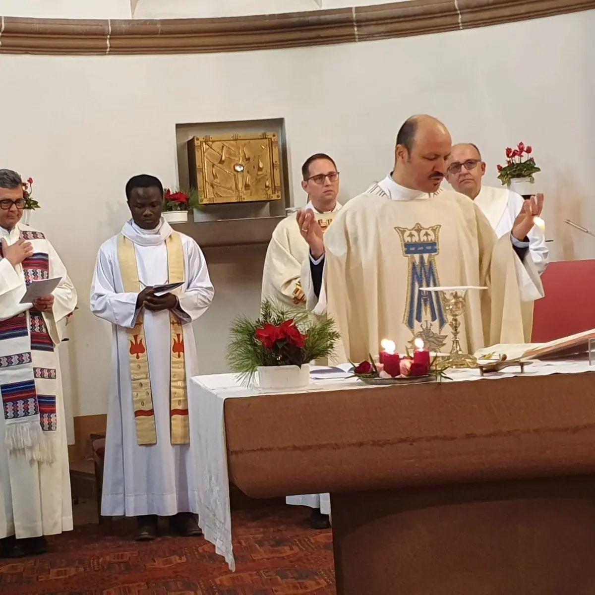 Pfarrer Lima im Gottesdient zum Priesterjubiläum