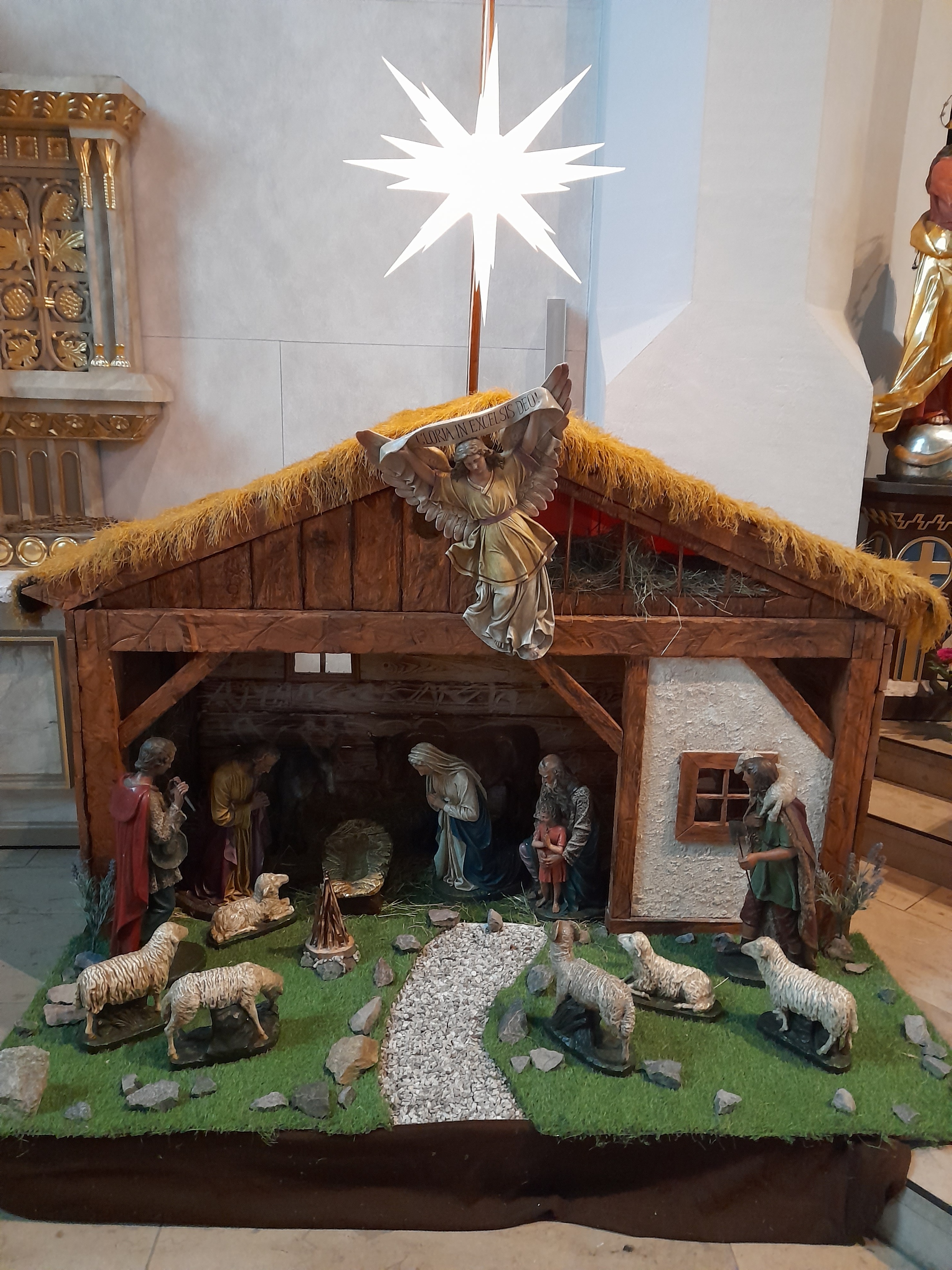 Neue Krippe in der Kirche Gau-Bickelheim