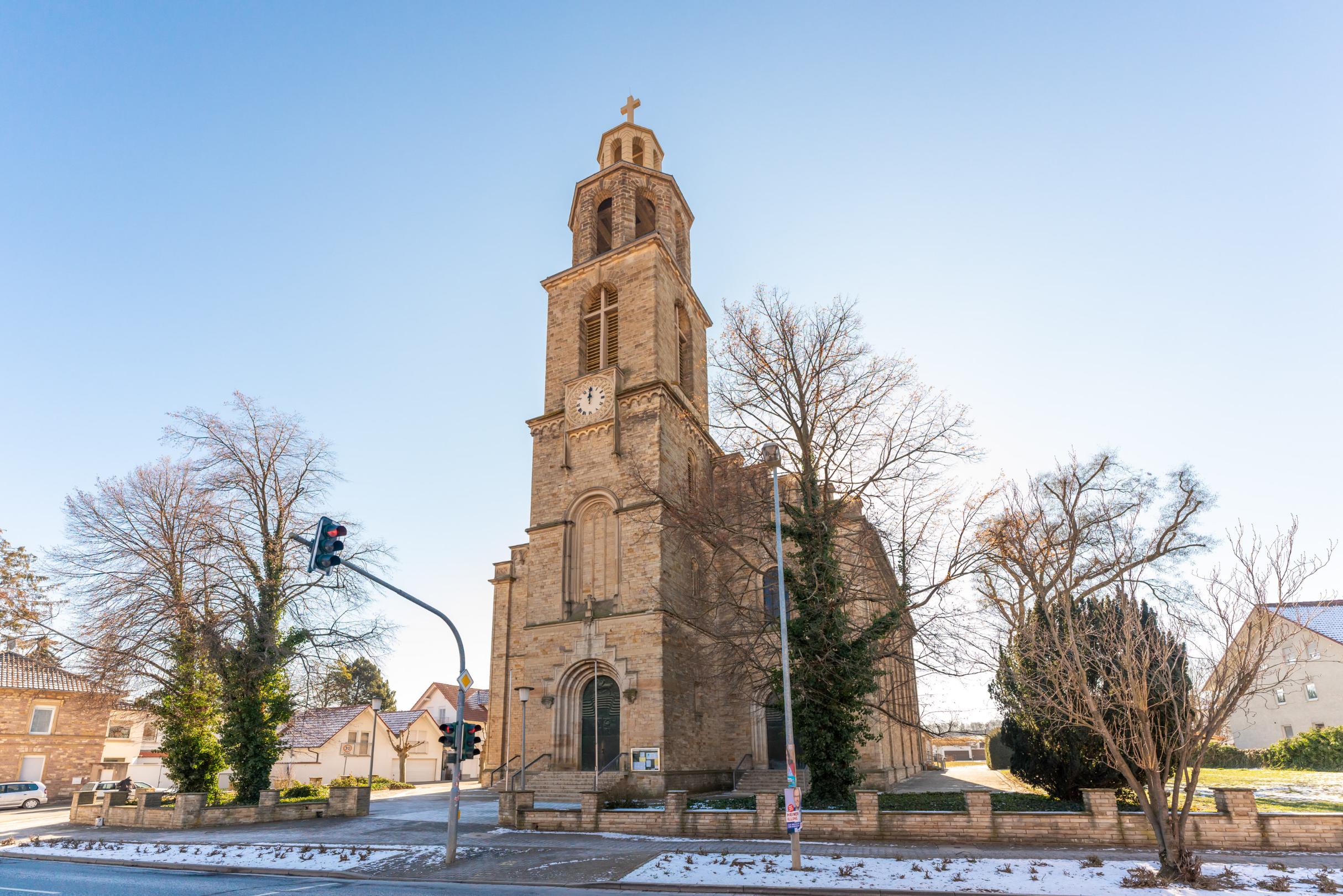 Gau-Bickelheim_kath_Kirche_St_Martin1_FotoPeterWunsch