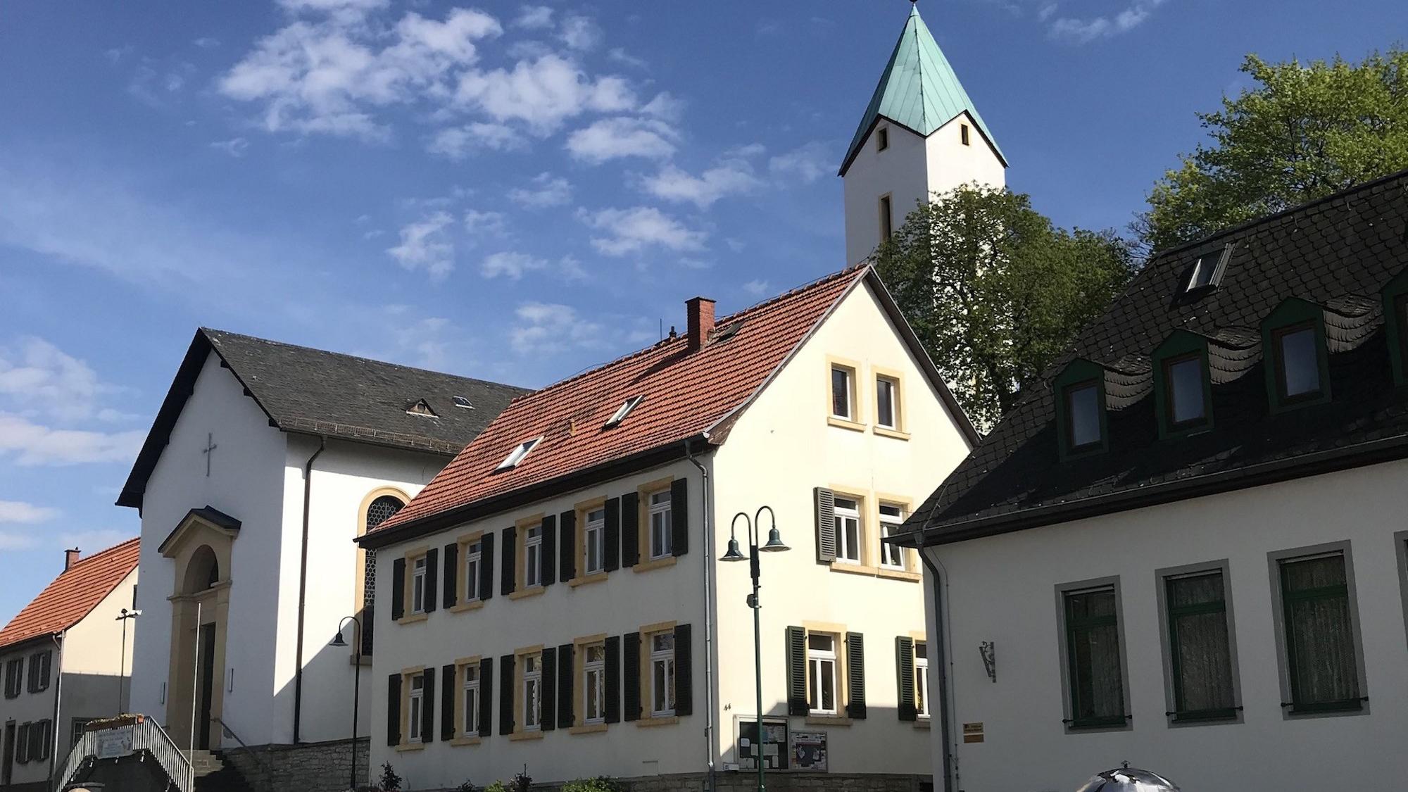Kath Kirche Pfarrhaus Bonifaziushaus Wörrstadt