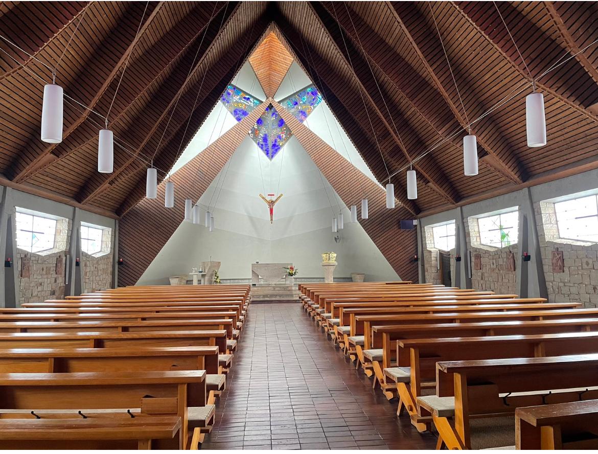 Innenraum der Christkönig-Kirche in Schlitz