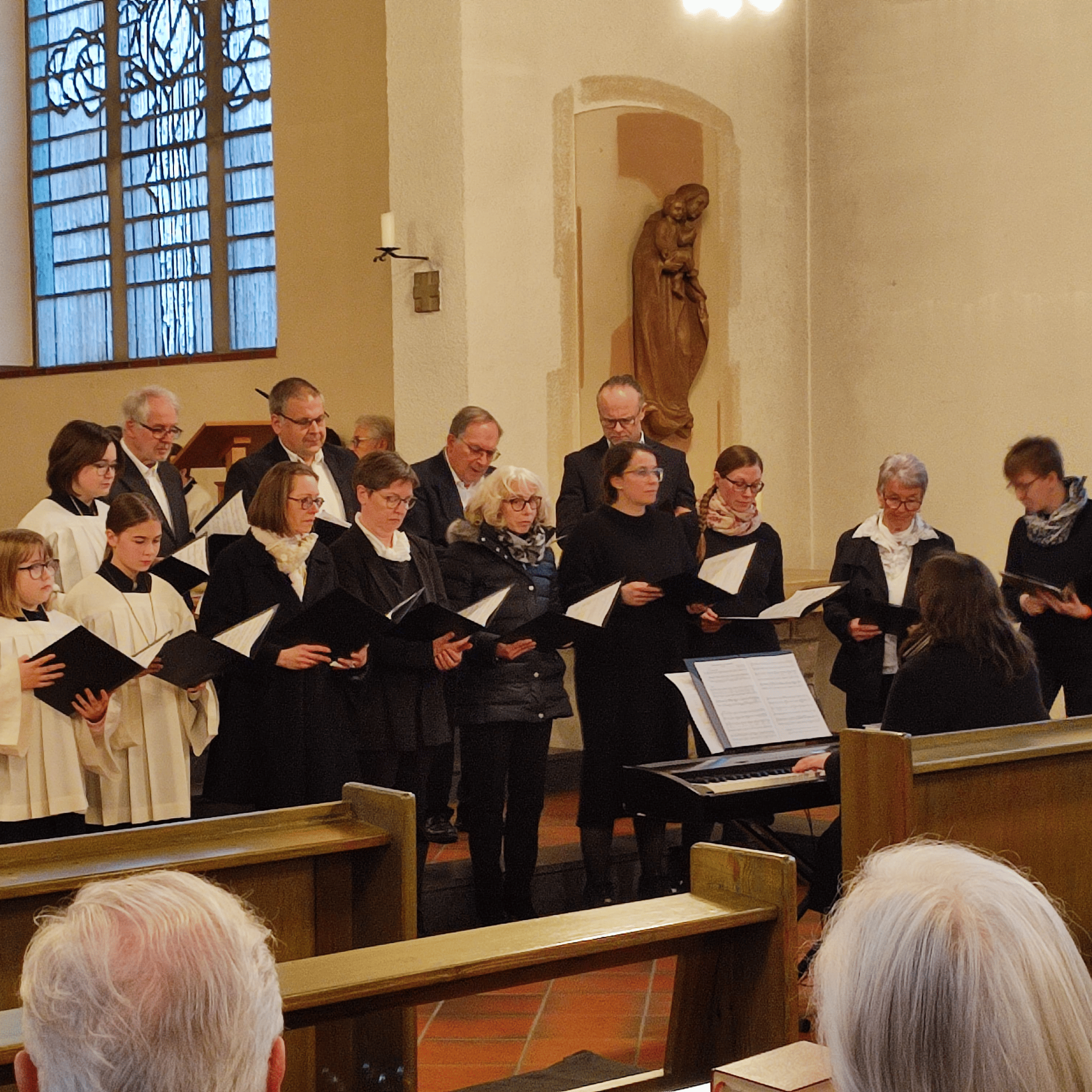 Projektchor singt zur Visitation des Bischofs 18MRZ26