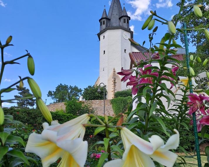 Turm der Kirche Sankt Gallus in Rockenberg