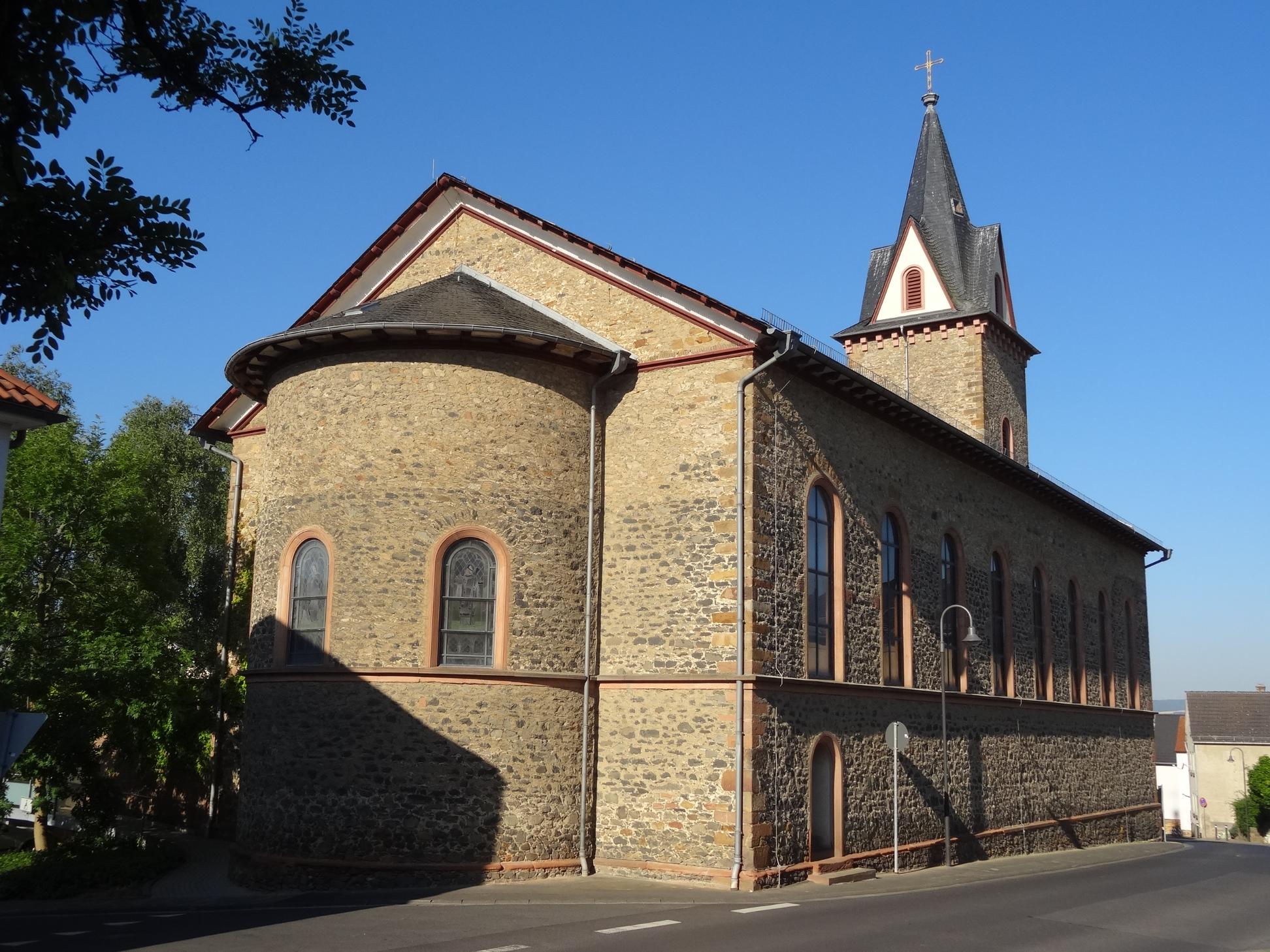 Kirche Sankt Laurentius in Oppershofen