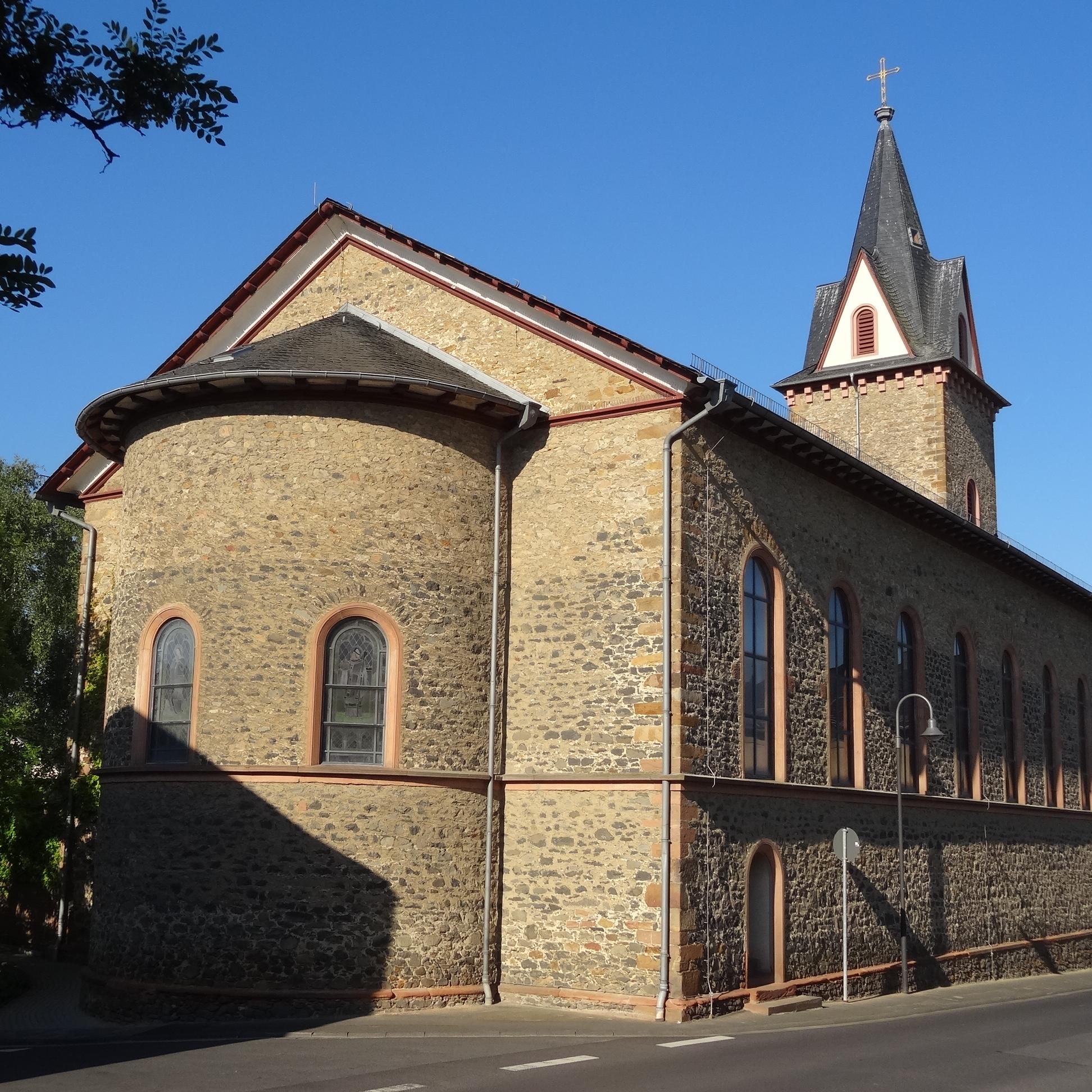 Kirche Sankt Laurentius in Oppershofen