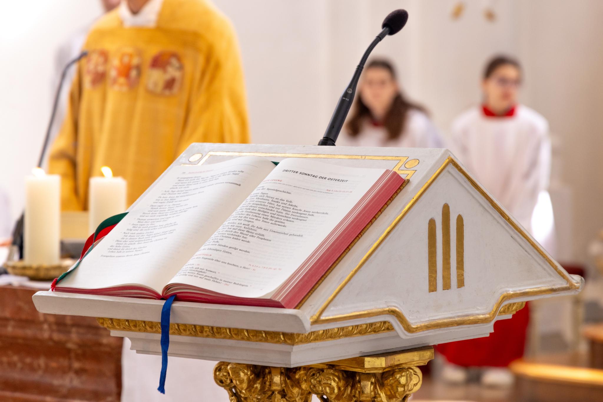 Aufgeschlagenes Wort Gottes