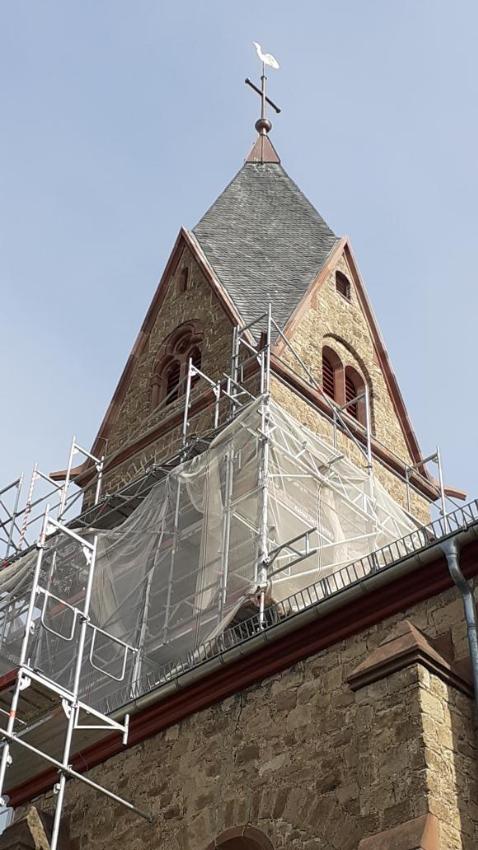 Gerüst am Turm von St. Gordianus wird abgebaut (c) Dr. Torsten Panholzer