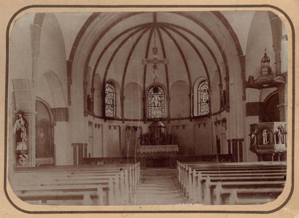 Innenansicht 1901 mit Altar aus der Simultankirche. (c) Pfarrei St. Gordianus