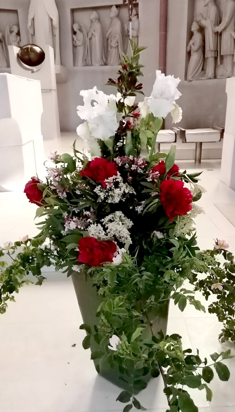 Herrlicher Blumenschmuck in der zweiten teilöffentlichen Messe (c) D. Kollinger & W. Krenz