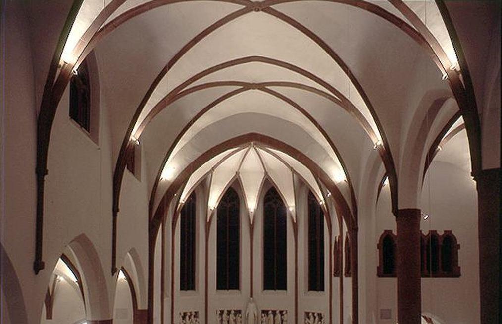 Erleuchtetes Mittelschiff der Bonifatius-Kirche (c) Prof. Johannes Peter Hölzinger