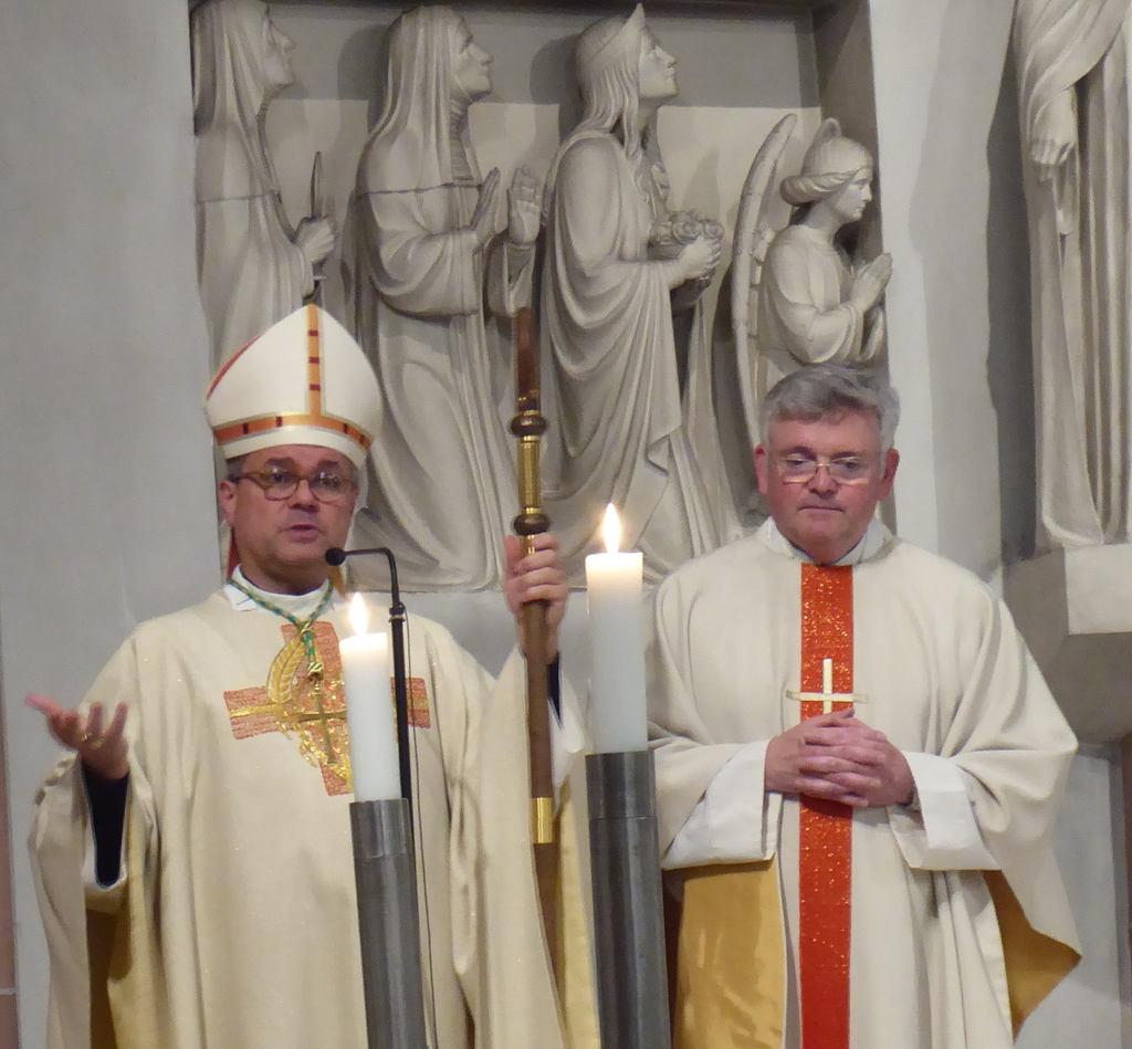 Weihbischof Dr. Bentz feiert das Pontifikalamt; Pfarrer Rühl konzelebriert (c) Brigitta Gebauer 2018