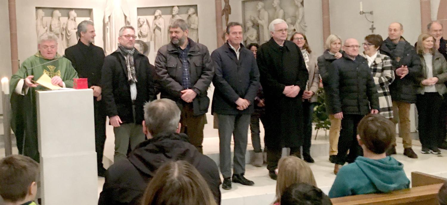 Fünf der acht Mitglieder des neuen Kirchenverwaltungsrates werden der Gemeinde vorgestellt (c) Foto Pia Stahl 2020