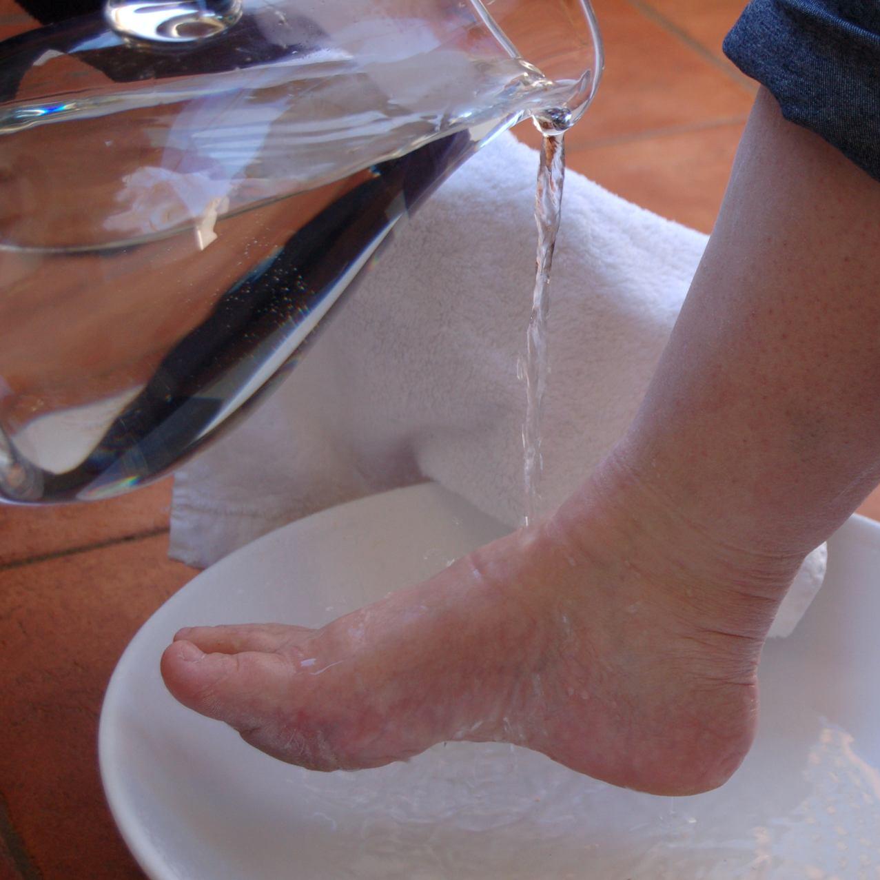 Fußwaschung - ein Dienst der Nächstenliebe in der Nachfolge Christi