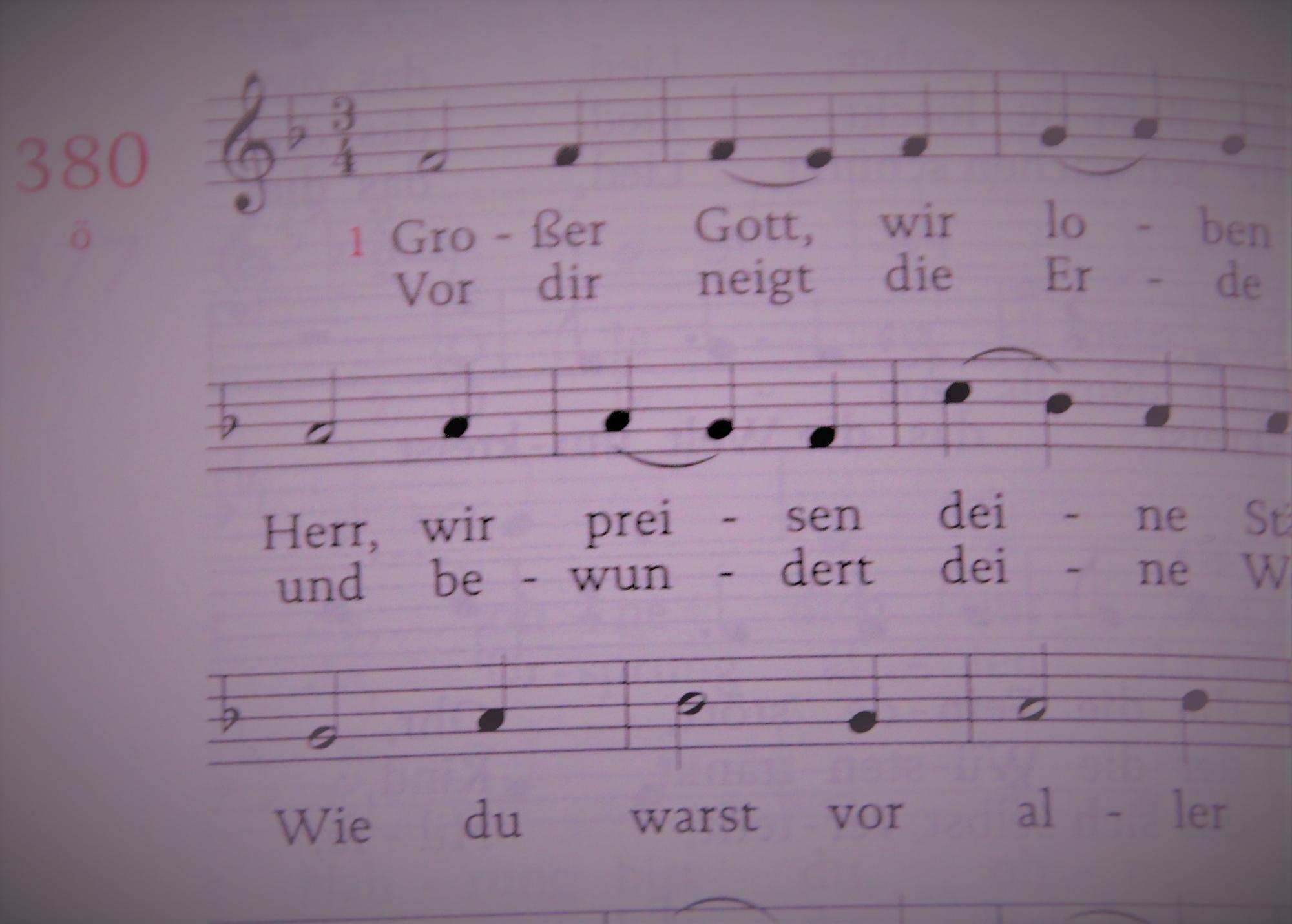 Großer Gott (2)