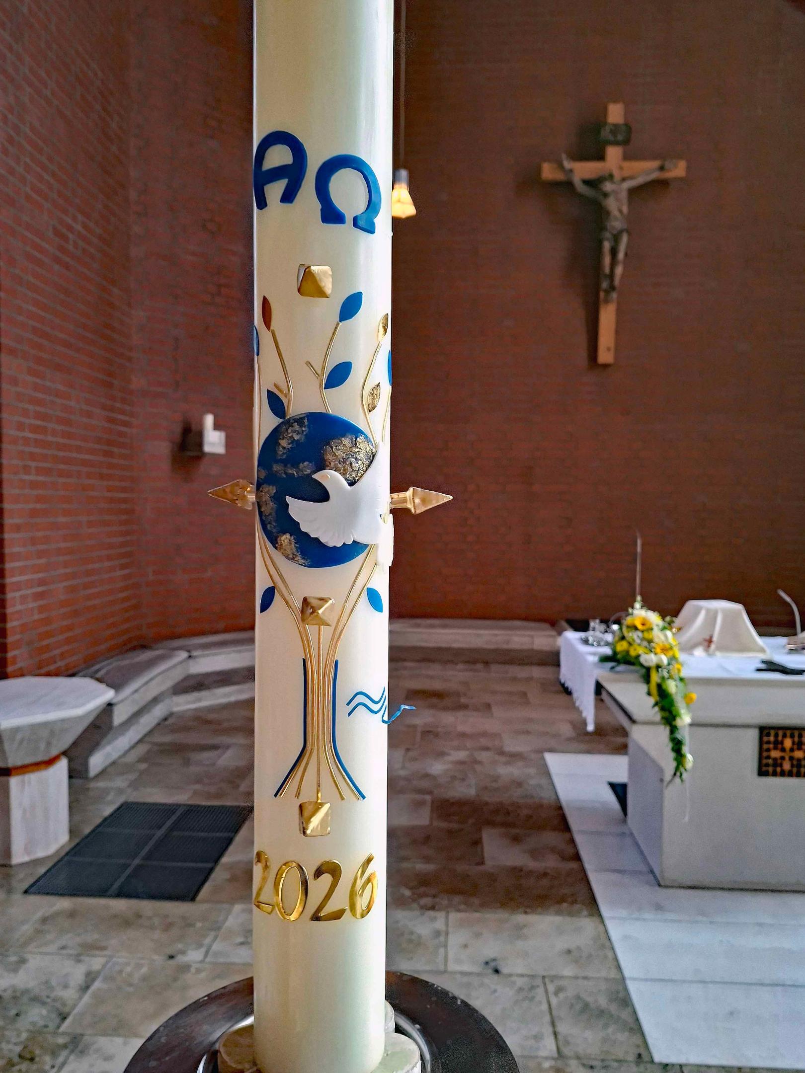 Osterkerze in St. Nikolaus von der Flüe Büttelborn (c) Markus Schenk