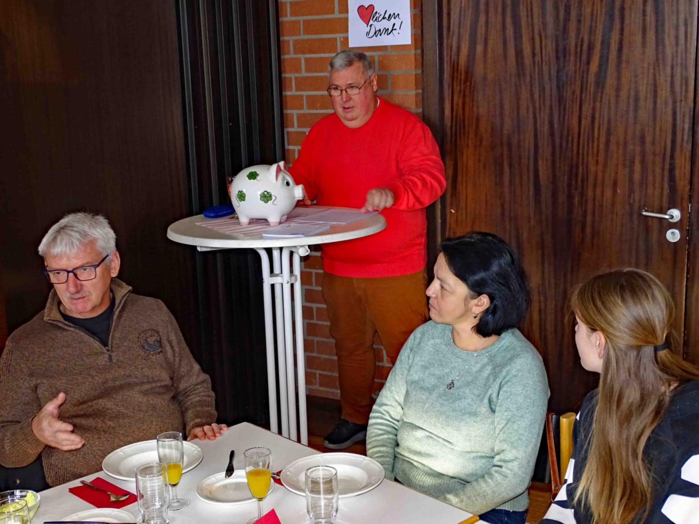 Büttelborn, 02. Februar 2025: Markus Schenk (Vorsitzender des Gesamtpfarrgemeinderates) begrüßt die Gäste des Neujahrsempfangs. (c) Andreas Schneiker