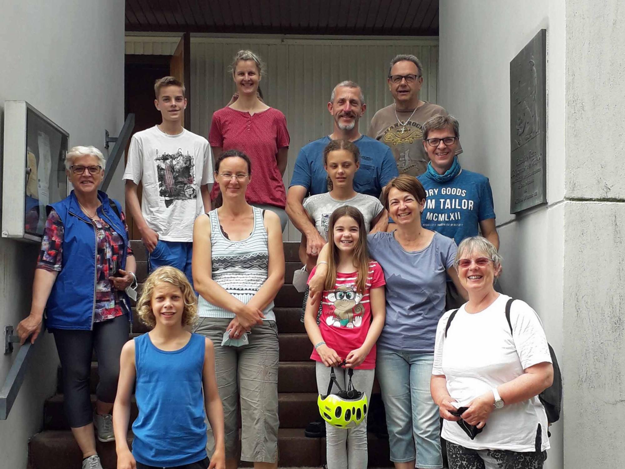 Dornheim, 05. Juni 2021: Eine Gruppe aus Astheim / Trebur / Geinsheim erkunden die Kirche St. Johannes der Täufer.