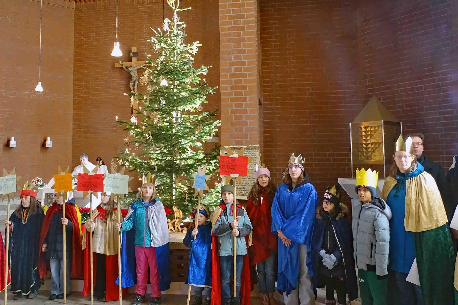 Unsere Sternsinger sind wieder unterwegs! Unsere Sternsinger sind wieder unterwegs!