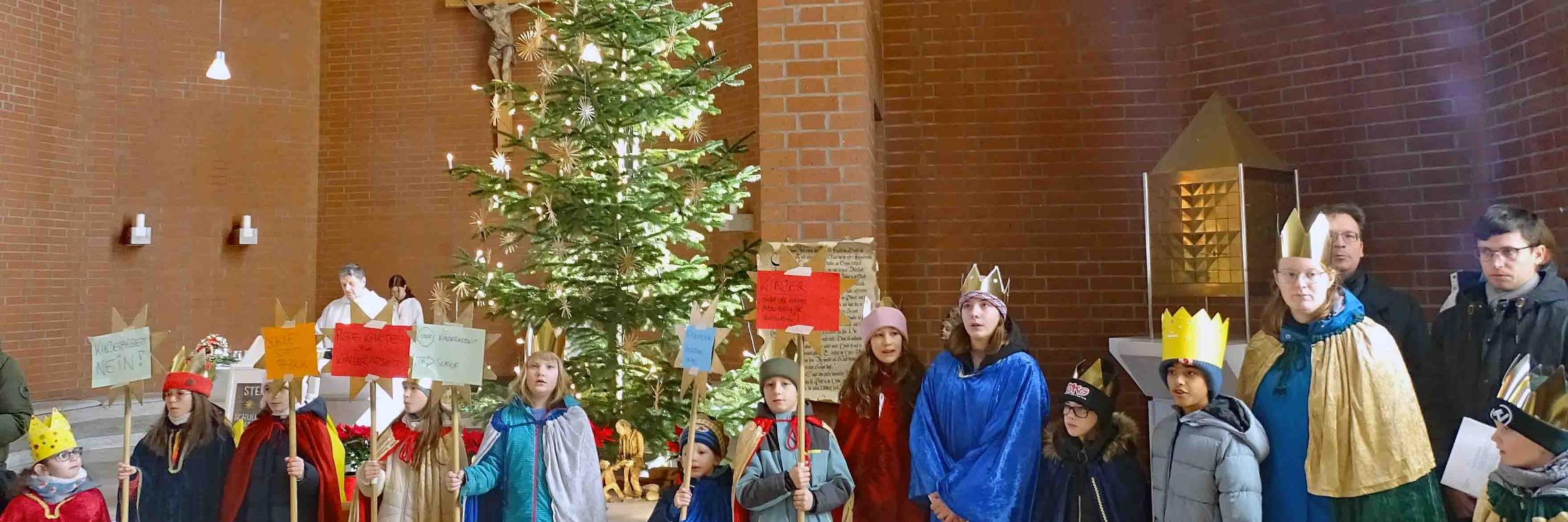 Unsere Sternsinger sind wieder unterwegs! Unsere Sternsinger sind wieder unterwegs!