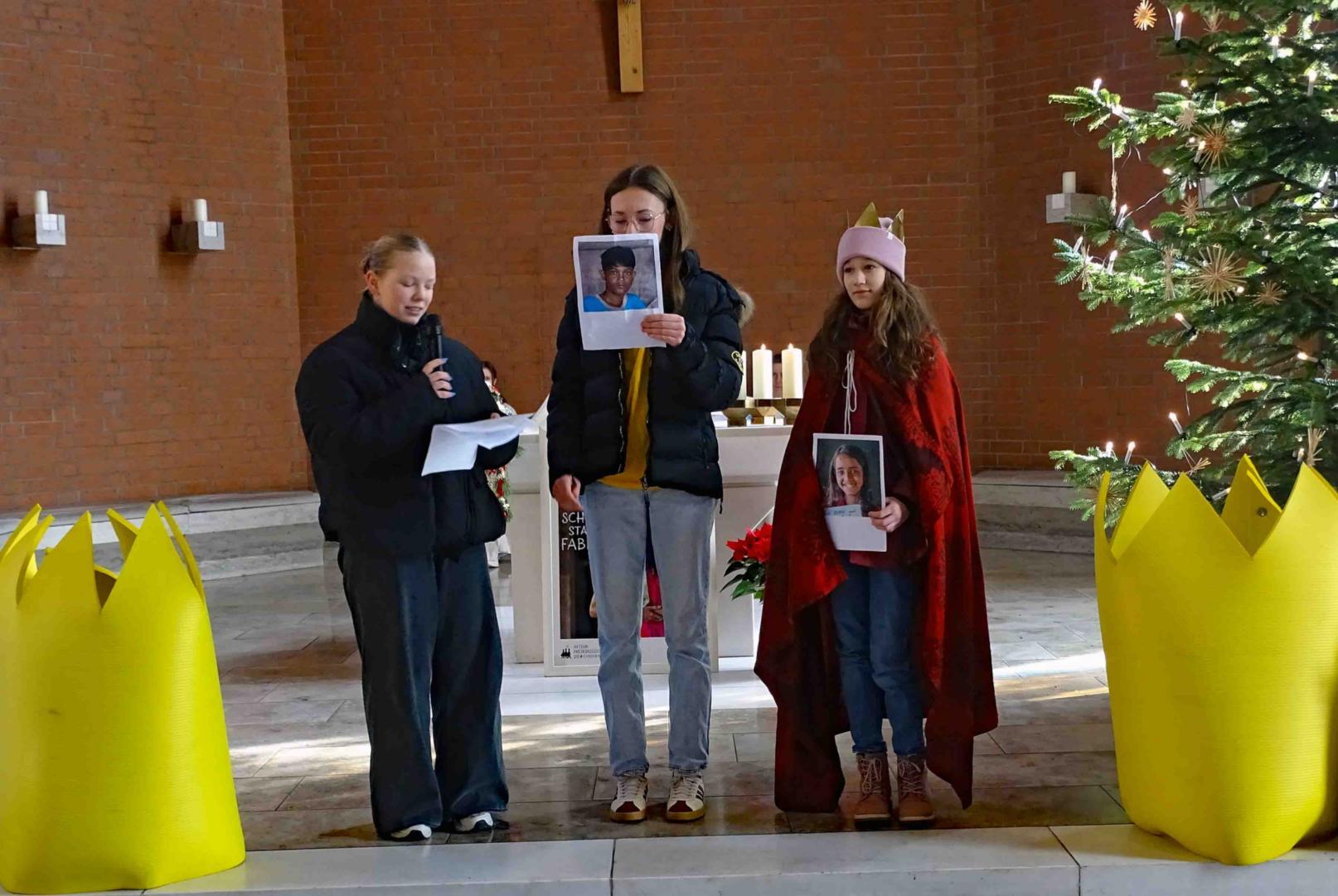 Büttelborn, 04. Januar 2026: Sternsinger unserer Pfarrgruppe leihen Kindern aus Bangladesch ihre Stimmen. (c) Markus Schenk