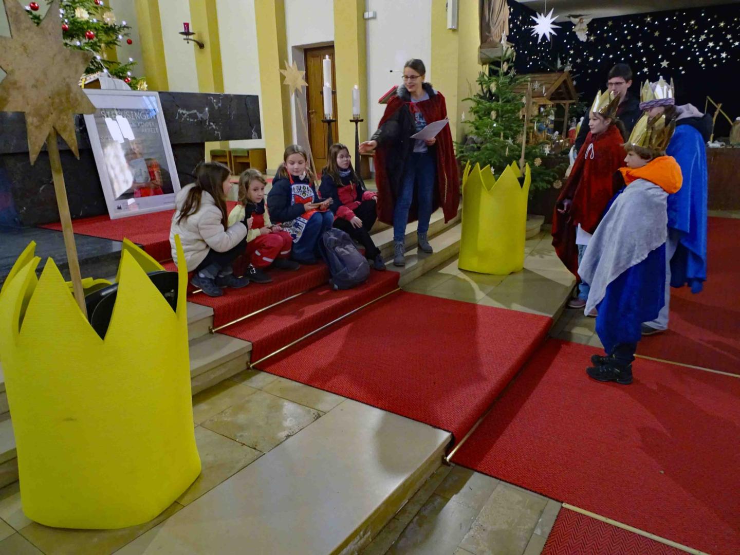 Groß-Gerau, 11. Januar 2026: Sternsinger zeigen wie die Hilfe wirkt. (c) Markus Schenk
